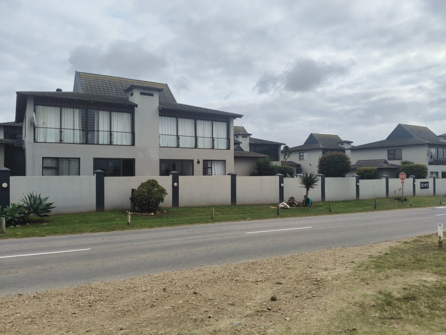 3 Bedroom Property for Sale in Wavecrest Eastern Cape